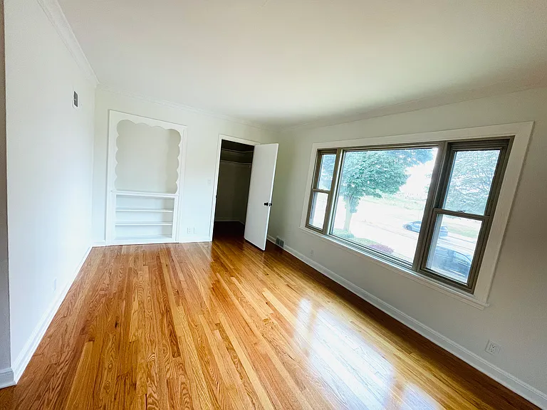 9323 W Wisconsin Ave — Photo 11