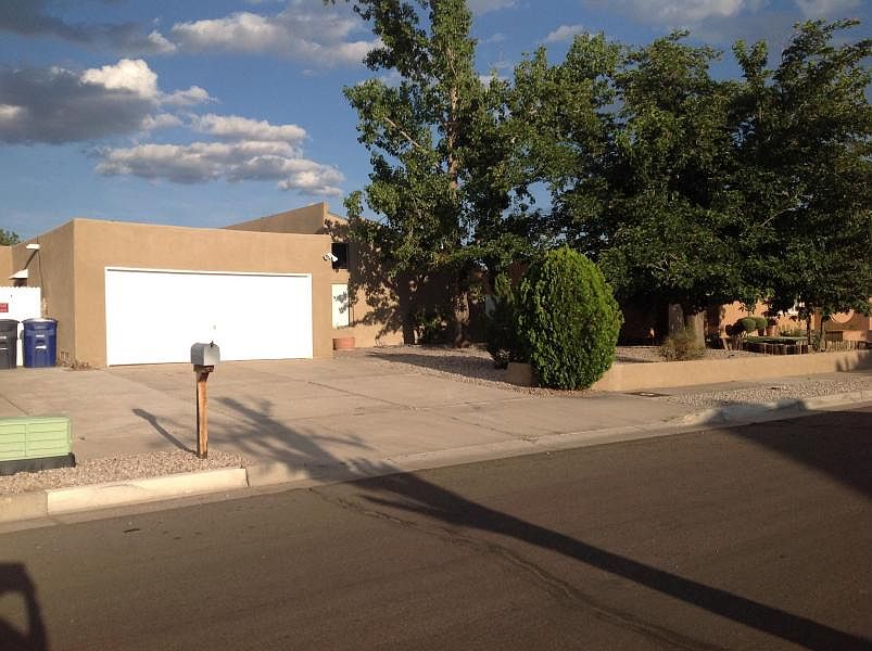 1st image of 5216 Mariposa Dr NW