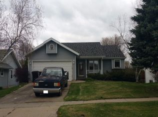 832 Clover Ln, Deforest, WI 53532