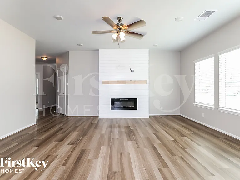 811 Steam Ridge Ln — Photo 4