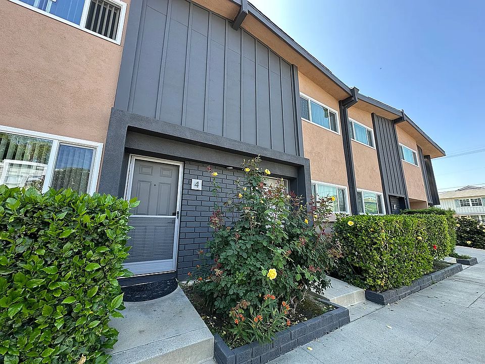 1st image of 13504 Moorpark St APT 1