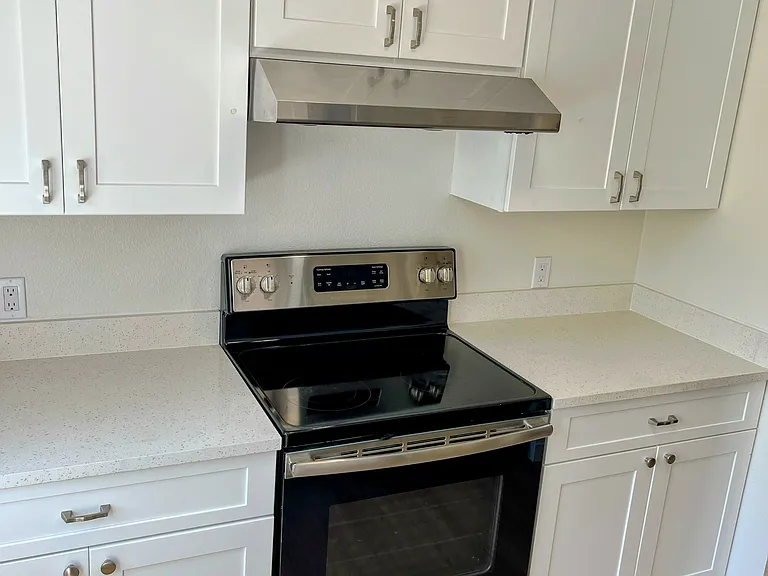 6553 California Ave SW #2 — Photo 3