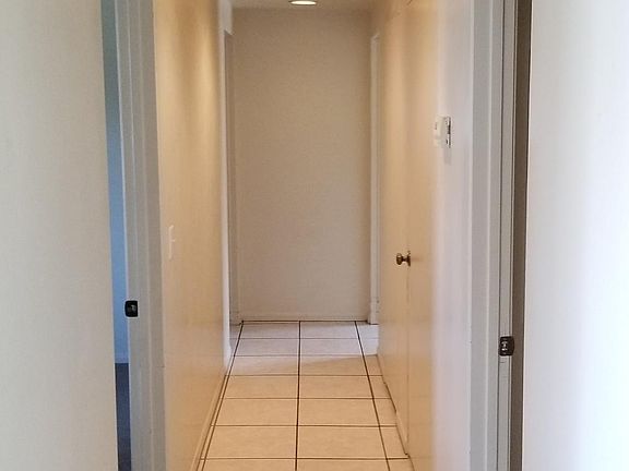 5th image of 301 Hayes Ave