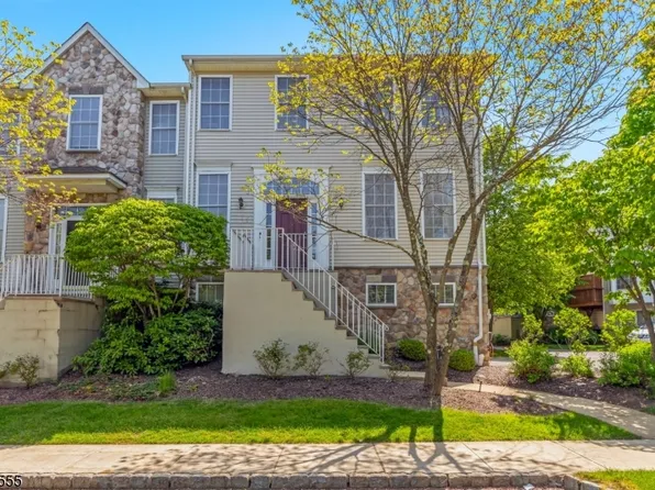 12 Arrowgate Dr, Randolph Twp., NJ 07869