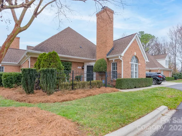 7507 Hurstbourne Green Dr, Charlotte, NC 28277