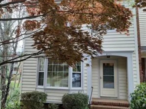 1000 Huntwood Ln, Charlottesville, VA 22901