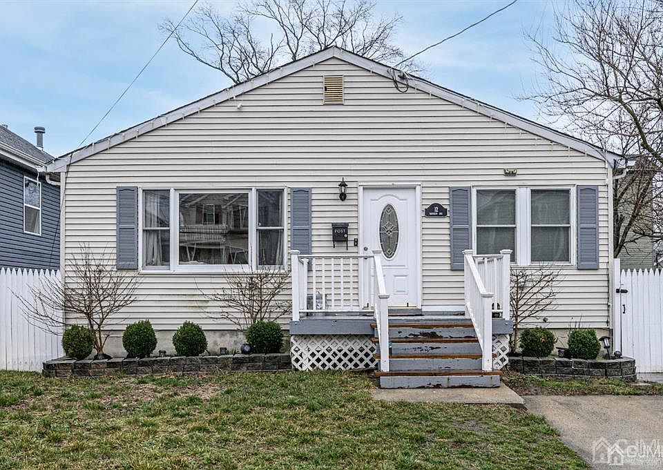 1st image of 12 Bayview Ave