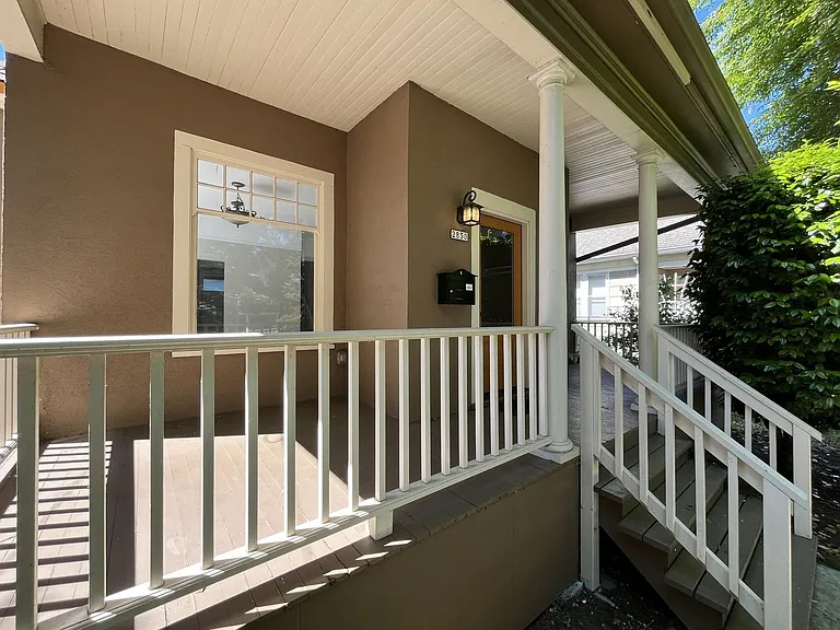 2850 NE Davis St — Photo 4