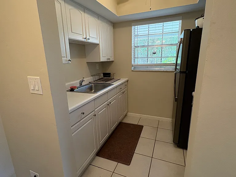 1122 SW 2nd Ct #2 — Photo 9