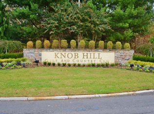 695 Saint Andrews Pl, Englishtown, NJ 07726