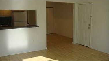 4th image of 601 Michigan Ave APT 5