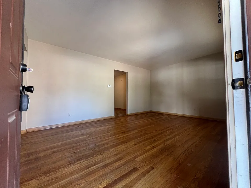1131 E Elm St #7