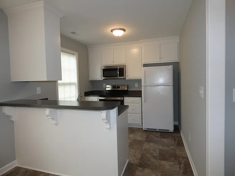 1930 Sapphire Rd — Photo 3