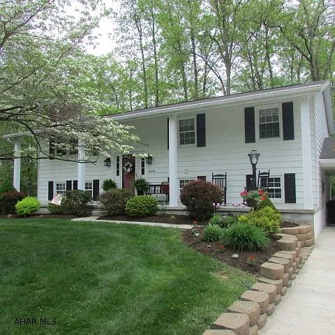 2600 Holland Ave photo 1
