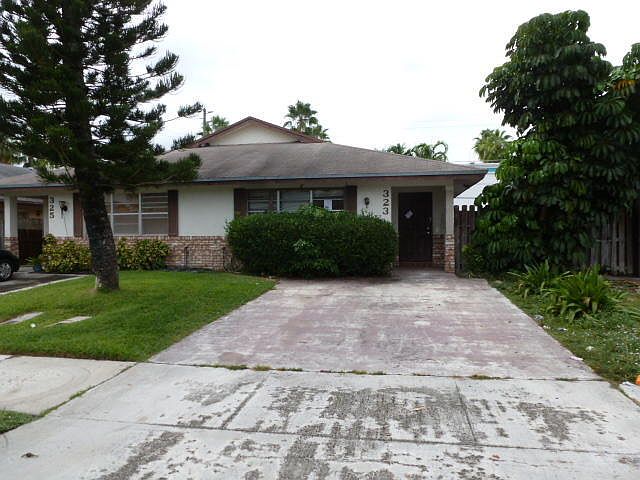 1st image of 323 SW 35th Ave