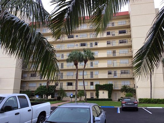 3rd image of 7430 S Ocean Dr APT 622