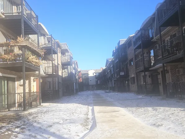 5349 N Delphia Ave APT 149, Chicago, IL 60656