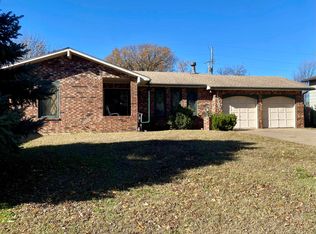 1507 N Glenhurst St, Wichita, KS 67212