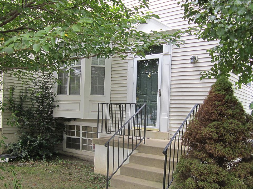 1st image of 600 Stafford Glen Ct