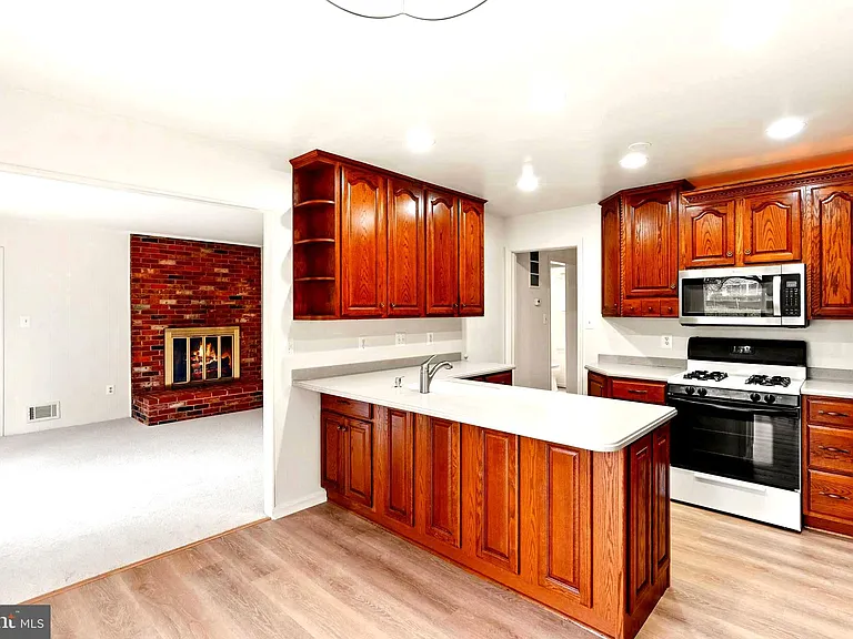 7109 Davis Ct — Photo 14