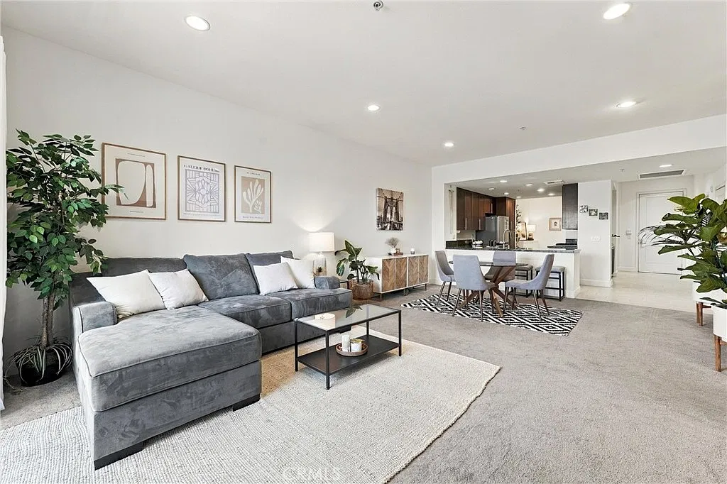 2 bed, 1420 sqft, $3,500 — Photo 1