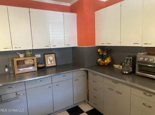 3956 Berkley Dr, Jackson, MS 39211