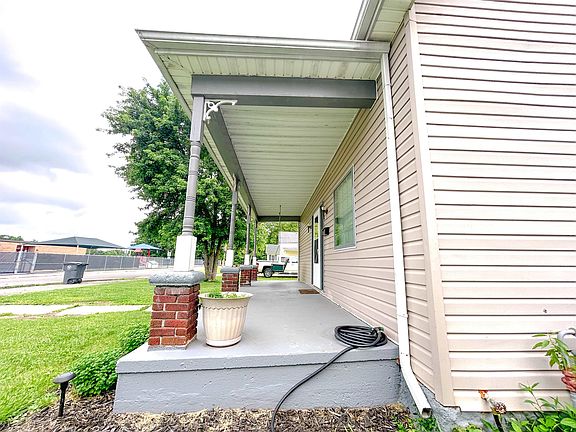 5th image of 1728 Conwell St