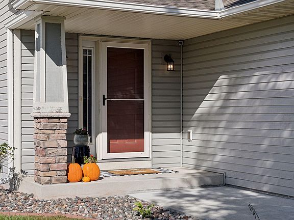 5th image of 405 Prairie View Dr