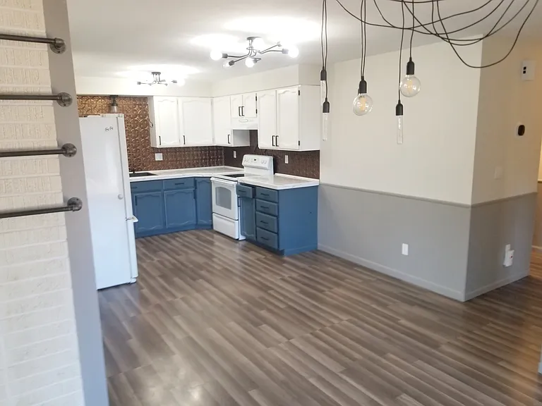 510 S Phillippi St — Photo 18