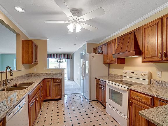 3rd image of 115 Heritage Green Dr
