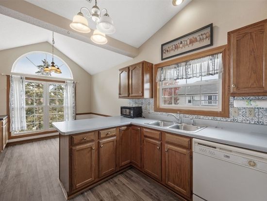 4545 Westchester Dr NE Unit D, Cedar Rapids, IA 52402
