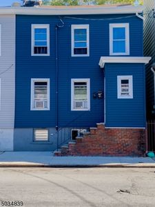 174 Pacific St, Newark, NJ, 07105