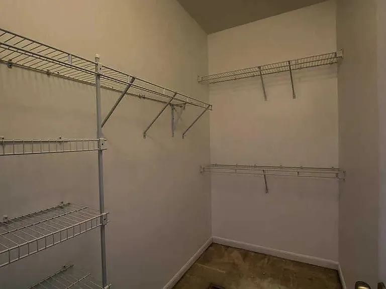 1434 Laurel Park Dr — Photo 16