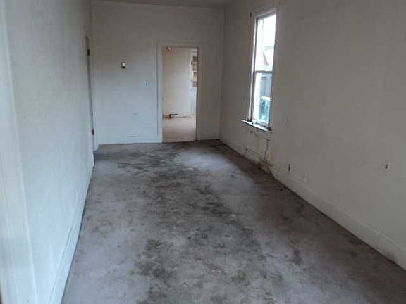 2nd image of 1030 W Learned Ave