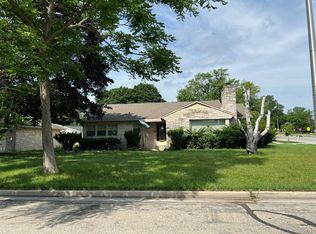 2673 N 115th St, Wauwatosa, WI 53226