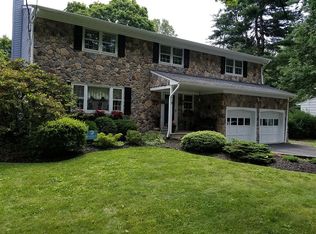 17 Orange St, Chester, NJ 07930