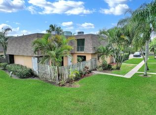 5602 Waterview Cir, Palm Springs, FL 33461