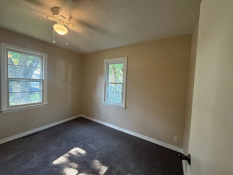 109 Jefferson Ave — Photo 10