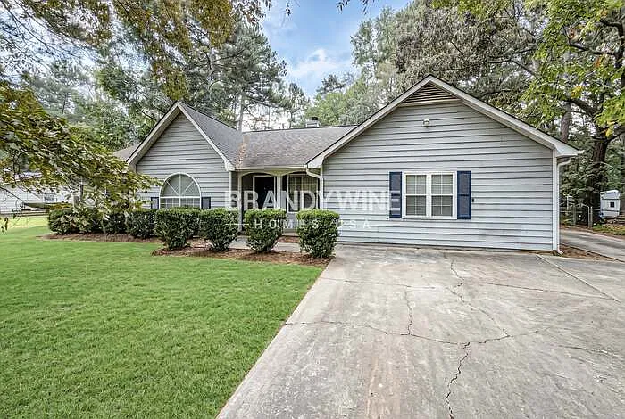 3 bed, 2.0 bath, 1659 sqft, $1,995 — Photo 2
