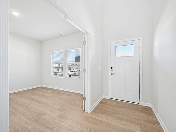 3rd image of 713 Deschutes Dr #0