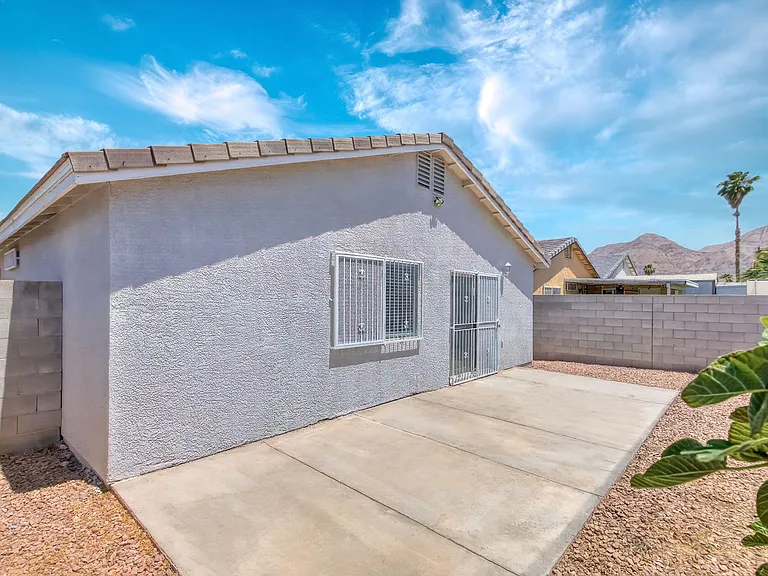 5683 Halvern Ave — Photo 16