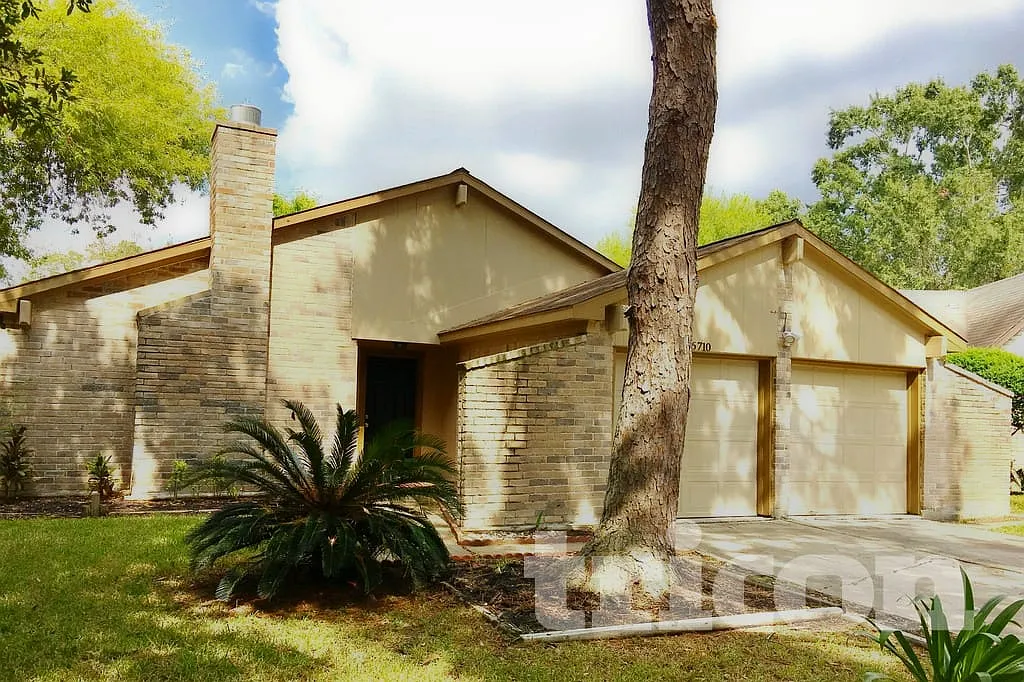 Building Photo - 16710 Forthbridge Ct