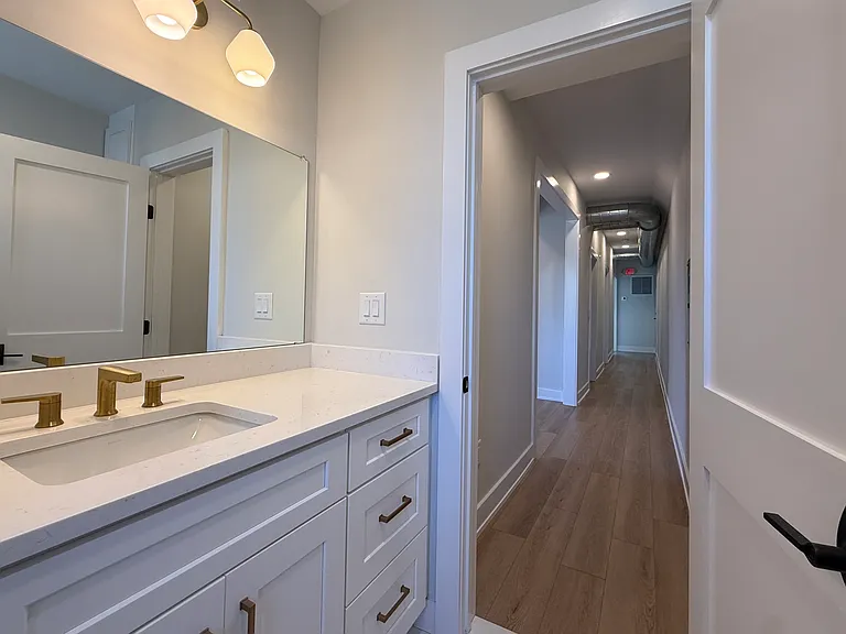 26 Main St #6 — Photo 5