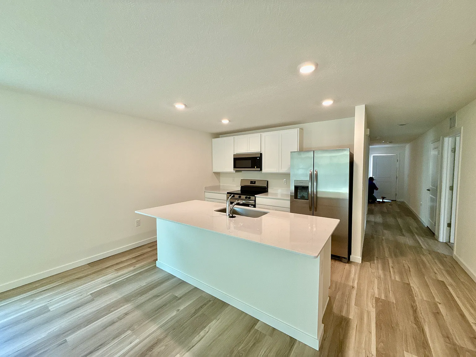 4 bed, 1560 sqft, $1,970 — Photo 4