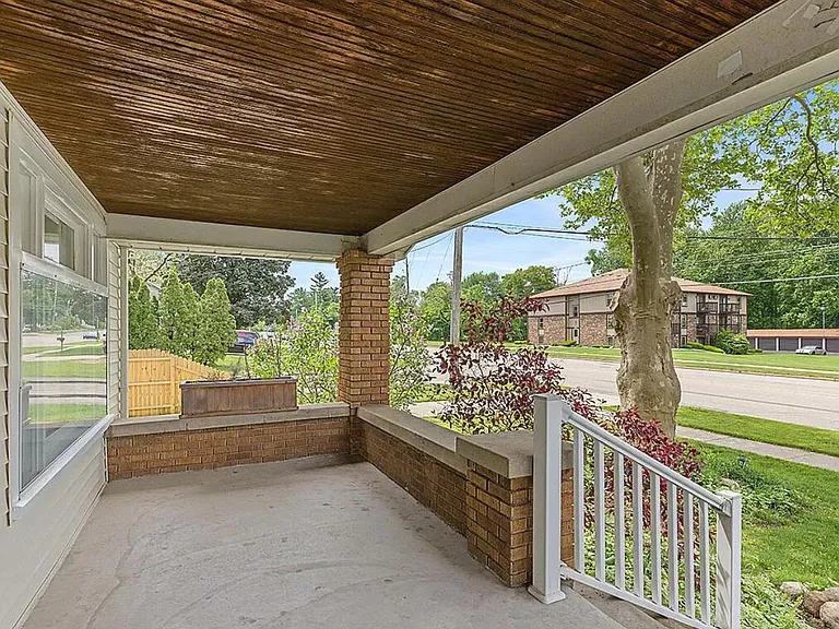 3350 Byron Center Ave SW — Photo 3