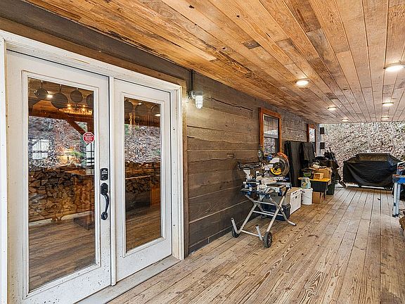 2nd image of 507 Horton Rd