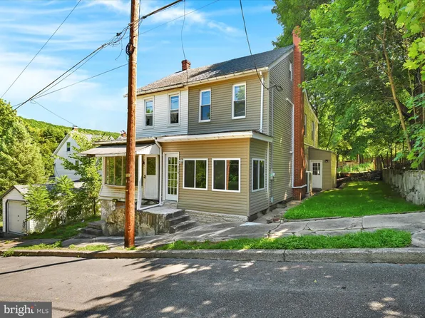 115 7th St, Coaldale, PA 18218