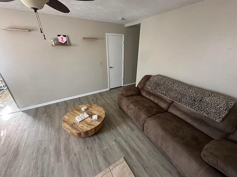 1121 Perkins Dr #B — Photo 9