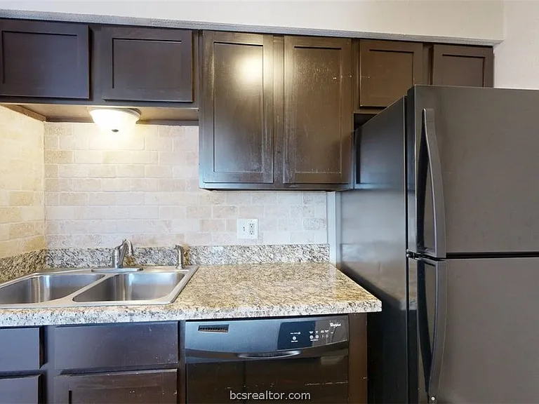 904 University Oaks Blvd #85 — Photo 6