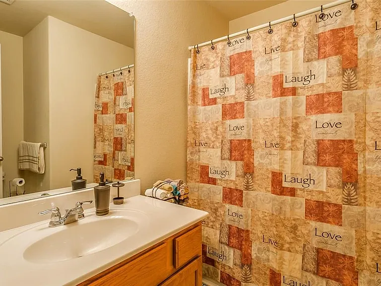 8832 Elk Creek Ln — Photo 16